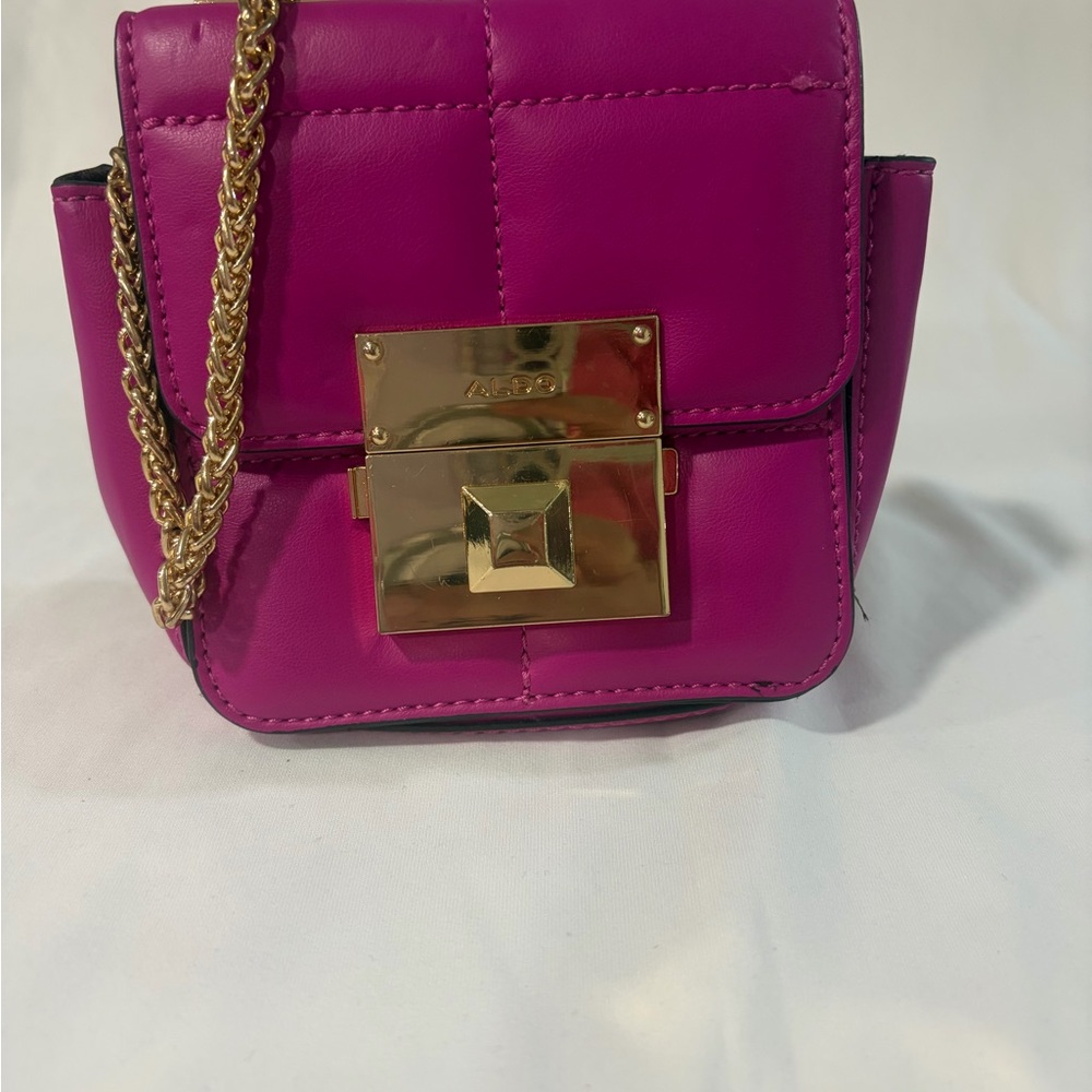 Fuchsia Chain Crossbody Bag